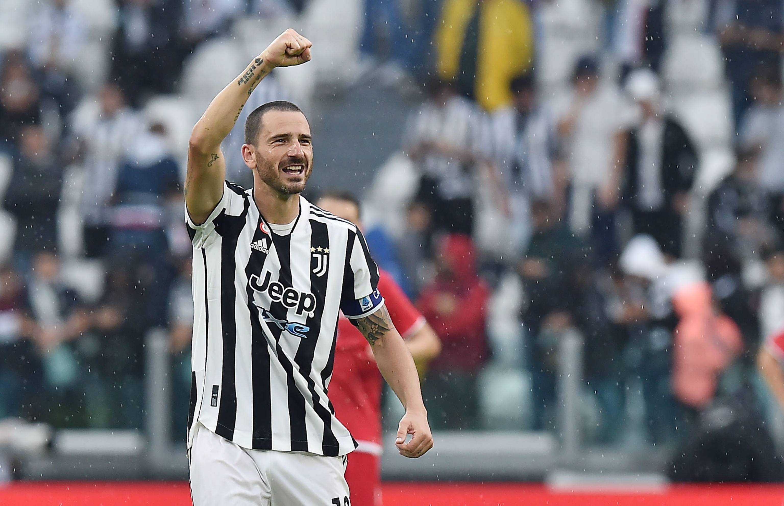 巴萨2-1逆转法兰克福，孔德头球双响，亚马尔、拉什福德送助攻（巴萨2-1翻盘法兰克福，孔德双头破门，亚马尔与拉什福德献助攻）