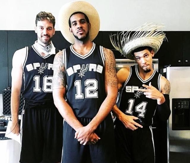 连续得分上双！混血后卫朱正首发出战25分钟8中7得到20分3助2断（混血后卫朱正首发25分钟8投7中砍20分3助2断，连续场次得分上双）