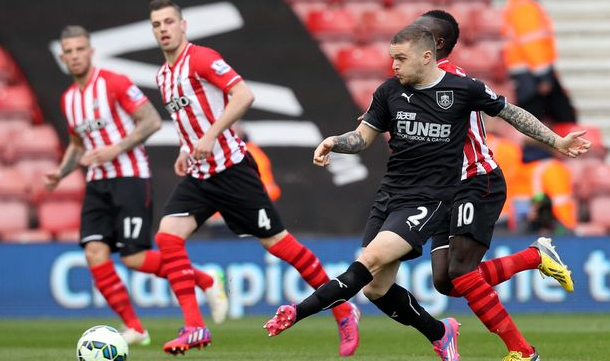 梅西曾被瓜迪奥拉安排踢陌生位置！他不断适应和学习，变得更强！（瓜帅曾让梅西改打陌生位置，他在适应与学习中愈发强大！）