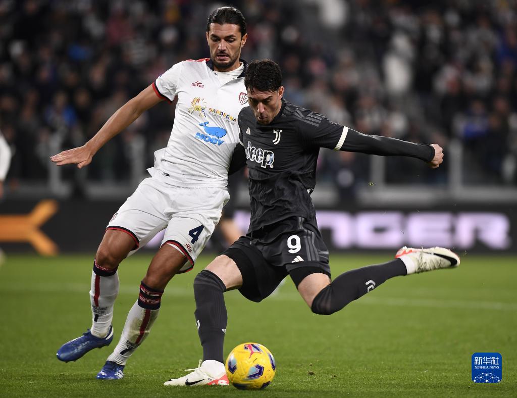 斯基拉：尤文将给伊尔迪兹500-550万年薪，加与欧冠挂钩奖金（斯基拉：尤文拟为伊尔迪兹提供500万至550万年薪，另含与欧冠挂钩的奖金）