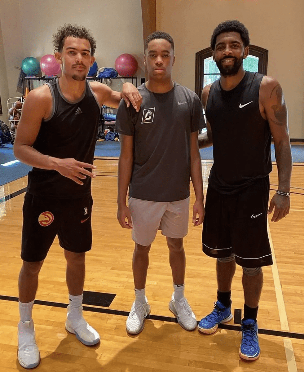 TA：阿韦洛亚在阿隆索替代者名单中；克洛普对在红牛工作满意（TA：阿韦洛亚被列为阿隆索接班候选；克洛普对红牛工作感到满意）